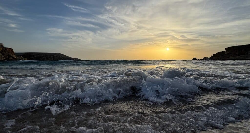 Magnifique-Coucher-De-Soleil-GoldenBay