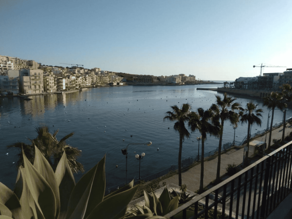 Appartement pas cher face à la mer à Marsascala